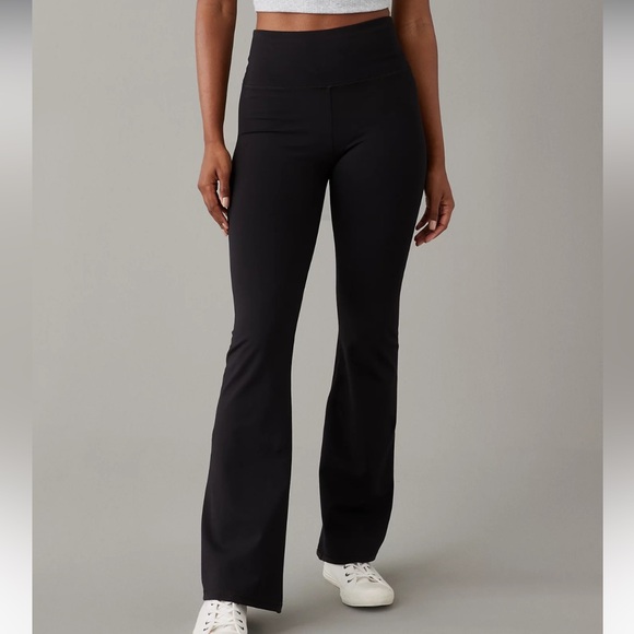 aerie Pants - Aerie Offline The Everything High-Waisted Flare Legging Black Size Medium